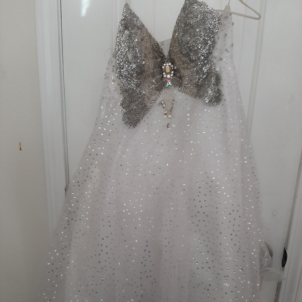 Dadi Bridal dress